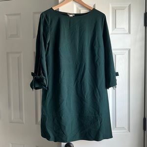 NWT H&M dark green shift dress with tie sleeves size 12